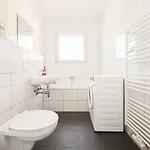 Tolstov - Monteurwohnung - 3 Schlafzimmer - Kueche - Balkon - Waschmaschine Duisburgo