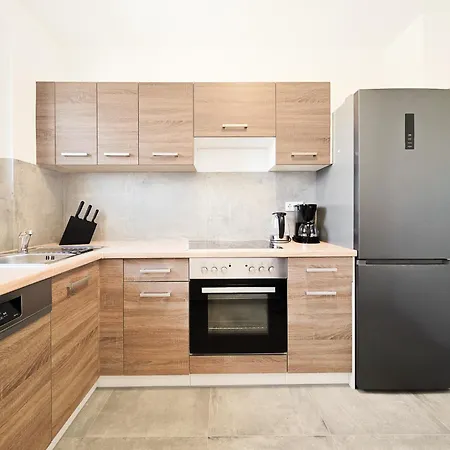 Apartament Tolstov - Monteurwohnung - 3 Schlafzimmer - Kueche - Balkon - Waschmaschine