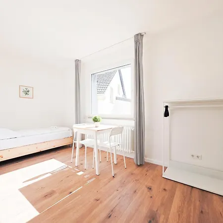 Tolstov - Monteurwohnung - 3 Schlafzimmer - Kueche - Balkon - Waschmaschine Apartament Duisburg