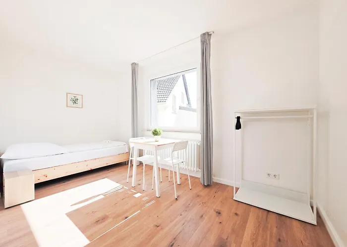 Tolstov - Monteurwohnung - 3 Schlafzimmer - Kueche - Balkon - Waschmaschine Daire Duisburg