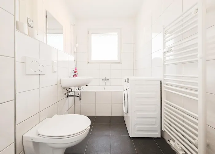 Tolstov - Monteurwohnung - 3 Schlafzimmer - Kueche - Balkon - Waschmaschine Duisbourg